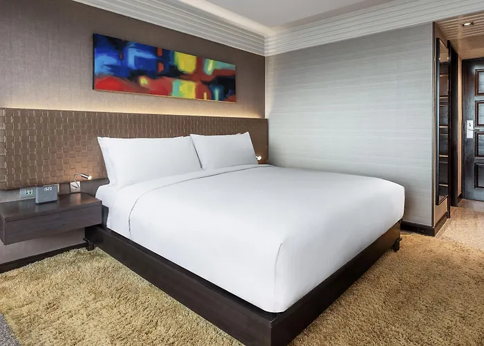 Hotel Doubletree By Hilton Ploenchit 5*