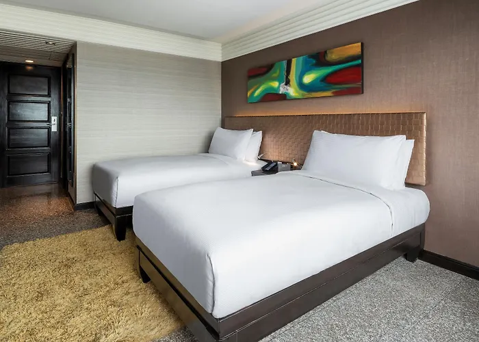 Doubletree By Hilton Ploenchit Hotel 5*