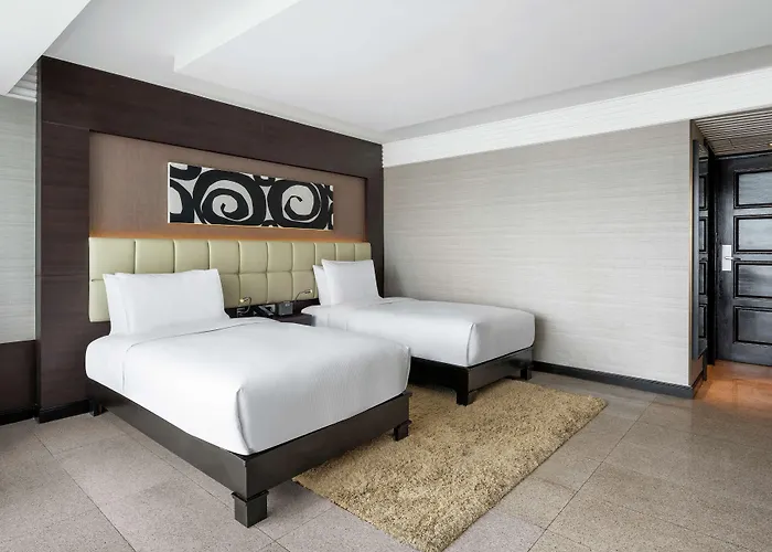 Doubletree By Hilton Ploenchit Hotel 5*