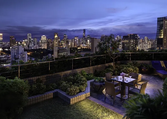 Doubletree By Hilton Ploenchit Hotel
