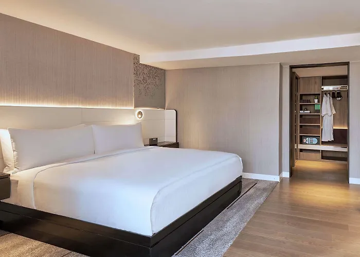 Doubletree By Hilton Ploenchit