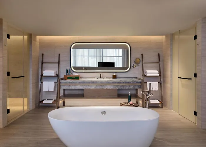 Doubletree By Hilton Ploenchit Hotel 5*