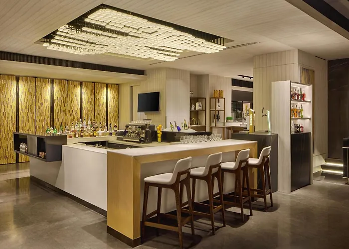 Doubletree By Hilton Ploenchit
