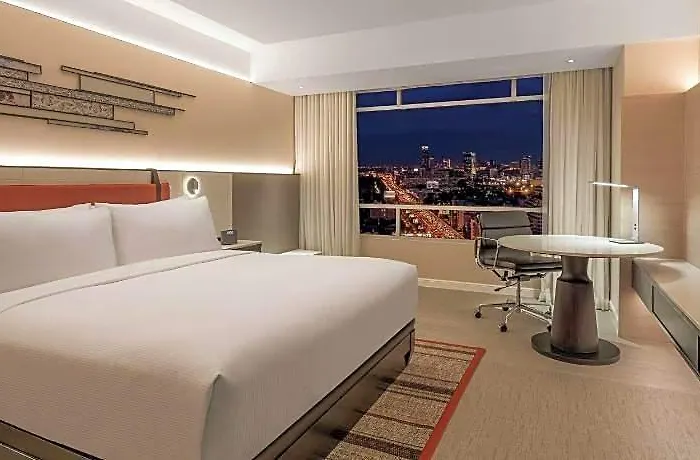 Doubletree By Hilton Ploenchit Hotel Bangkok