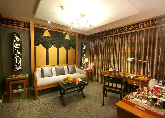 Doubletree By Hilton Ploenchit Hotel 5*